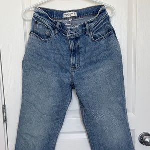 Abercrombie 90's Straight Ultra High Rise Jeans